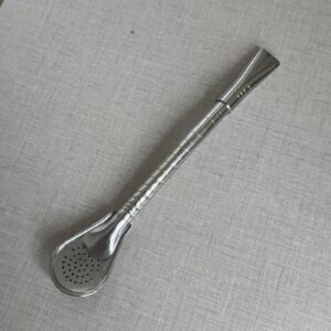 BOMBILLON CURVO CINCELADO A MANO INOX